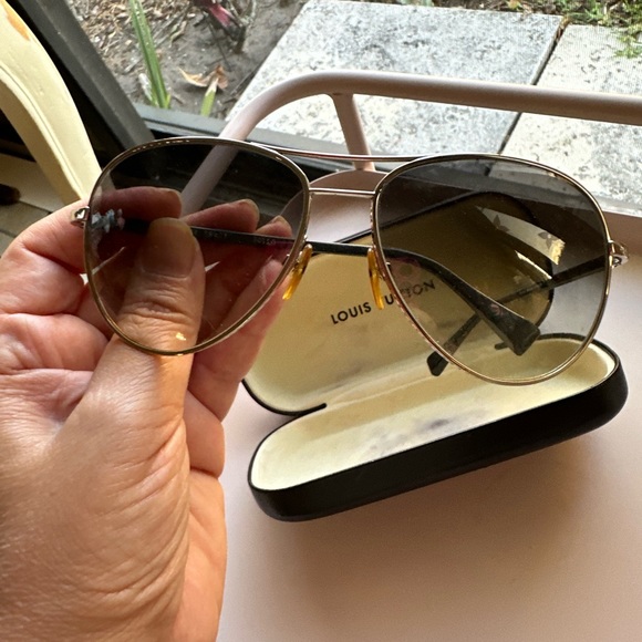 Louıs vuıtton sunglasses - Picture 11 of 12